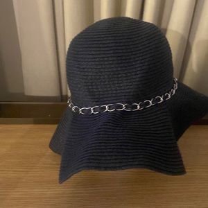 Sun straw wide brim floppy black hate chain link detail hat